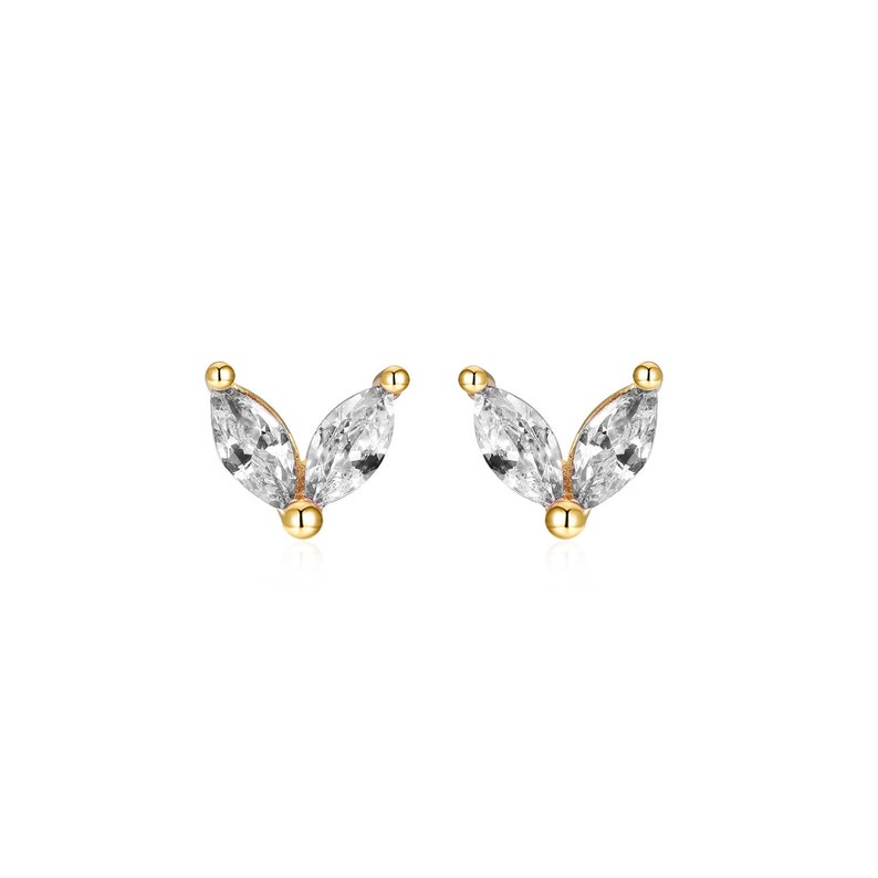 Petites puces d'oreilles fleur deux pétales zircons,mini clous d'oreilles dorés ou argent femme style minimaliste, cadeaux image 3