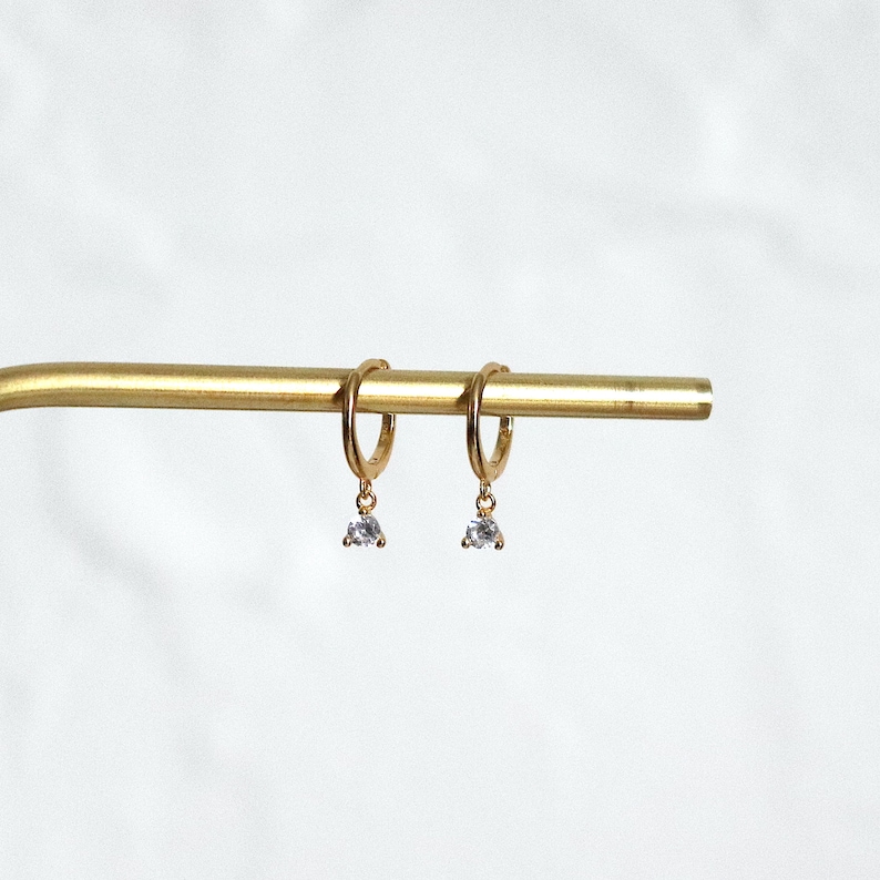 Boucles d'oreilles femme cerceaux avec zircons, créoles disponibles en argent ou doré , boucles d'oreilles minimalistes, mini hoops image 5
