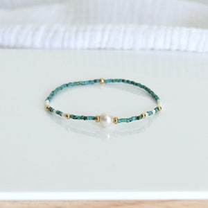 Bracelet fin élastique perle d'eau douce et perles miyuki turquoises marbrées,bracelet femme minimaliste, cadeaux femme image 2