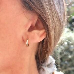 boucles d'oreilles créoles hexagonale avec zircons, créoles femme en argent ou doré style minimaliste, cadeaux femme image 5