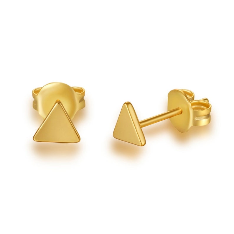 Petites puces d'oreilles triangles,mini clous d'oreilles femme disponibles en argent ou dorés, style minimaliste image 4