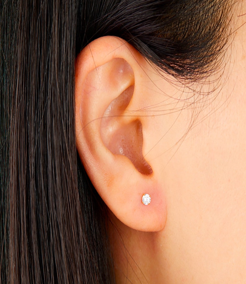Petites puces d'oreilles avec zircon,clous d'oreilles trois couleurs disponibles, boucles d'oreilles dorées femme image 4