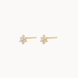 Petits clous d'oreilles fleur zircons, ces mini puces d'oreilles femme minimalistes sont disponibles en 3 couleurs, idées cadeaux Blanc