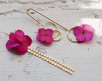 Boucles d’oreilles asymétriques fleurs éternelles fuchsia – divers coloris fleurs