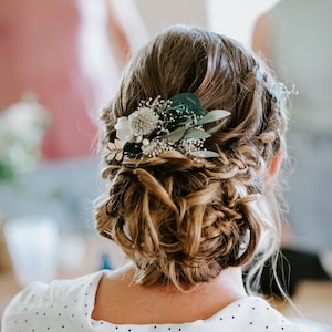 Pente de casamento com ramos de oliveira e plantas preservadas – Casamento natural