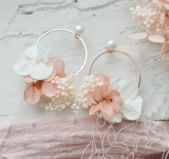 Parure De Bijoux Fleurs, Perles Et Strass Blancs Sur Métal Argenté - Garanti Sans Nickel, Neuve