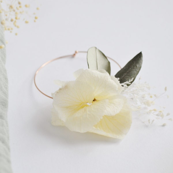 Bracelet mariage rameaux d’olivier et fleurs stabilisées ivoire – Mariage bohème ou champêtre