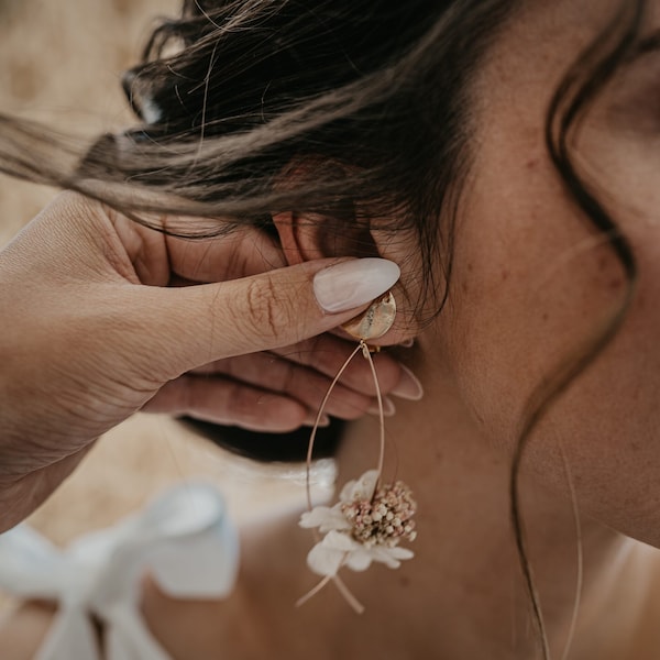 Boucles d’oreilles fleur séchées vieux rose et hortensia éternel