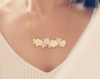 Sakura Blumen emaillierte Halskette 櫻 – Gold oder Silber