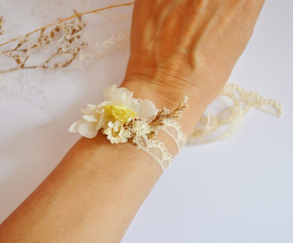 Dried Flower Bracelet in Yellow and Ivory Tones With Double Lace
