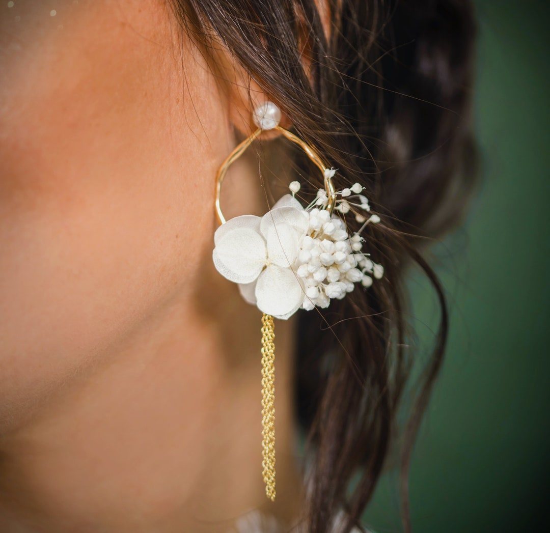 Boucles d’oreilles gouttes irrégulières fleuries pendantes dorées et blanches – boucles d’oreilles longues avec fleurs stabilisées - Etsy France