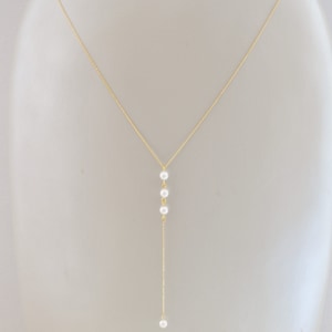 Bijou de dos avec 3 perles blanc naturel ou ivoire bijoux minimalistes et chics Cérémonie image 4