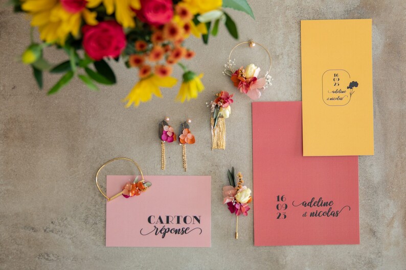 3 pics à cheveux fleurs éternelles colorées fuchsia, jaune, orange et feuilles dolivier bijoux mariage collection colorée Flamenco image 10