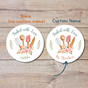 Puede incluir: Dos pegatinas redondas blancas con un dise&ntilde;o floral y utensilios de cocina. La pegatina de la izquierda dice "Baked with Love". La pegatina de la derecha dice "Baked with Love by Christina".