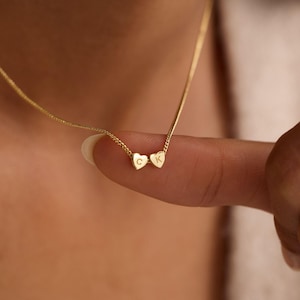 Colar com pingente de coração 3D, colar minimalista com pingente de coração, pulseira personalizada com inicial em formato de coração, joia personalizada, presente para o Dia das Mães.