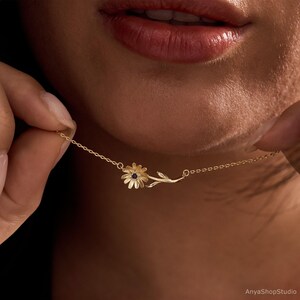 Elegant Birthflower-halsband med födelsesten, handgjorda guldsmycken, födelsedagspresent till henne, blomstersmycken, vardagshalsband, present bild 7