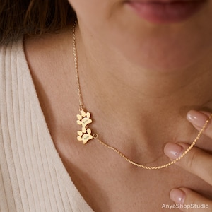 Sideways Paw Print Name Necklace, Personalized Pet Necklace,Pet Memorial Gift, Mothers Day Gift, Minimalist Paw Necklace, Gift for Her