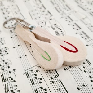 Piano hammer keychain, piano jewelry, coated with dirt-repellent varnish, new hammers