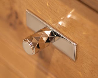 Messing kastknoppen voor kleine kasten, klein maar elegant, met kartel- of diamantgeslepen afwerking, cilindervormig, met of zonder achterplaat. Upcycling