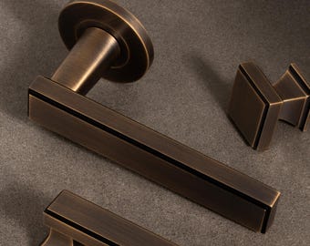 Paar massief messing art deco vierkante deurgrepen, vierkante hendel op rond rozet. high-end zwaar gewicht. minimalistisch, modern