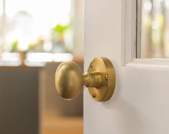Victorian mushroom door knob in a variety of top class finishes. A quality classical design that suits both modern and vintage vibes