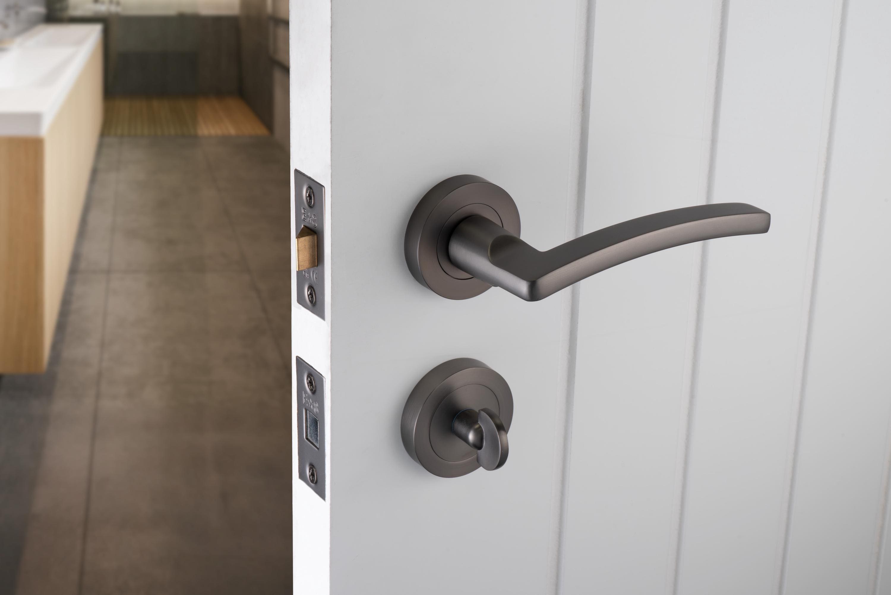 Puertas De Madera Manija De Puerta En Bronce Envejecido – Para Dormitorio Y Baño – ¡Incluye Hardware Y Es Reversible! Metal Lube