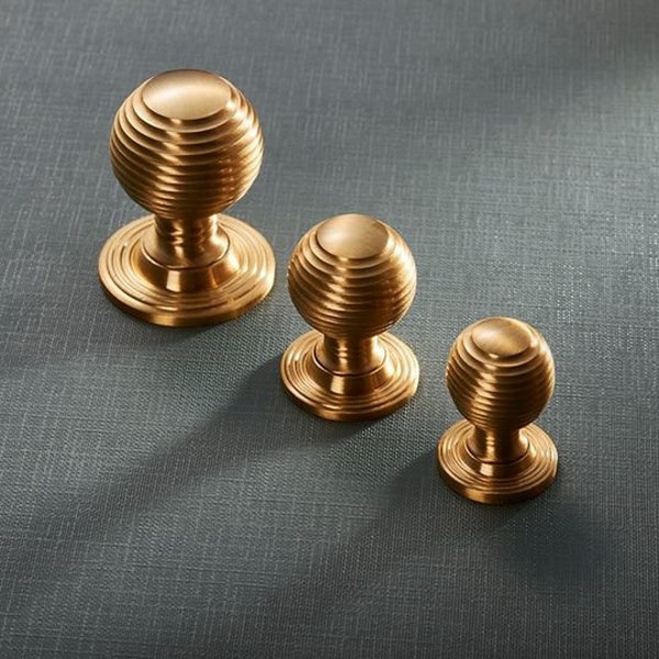The Queen Anne Reeded Cabinet Knob