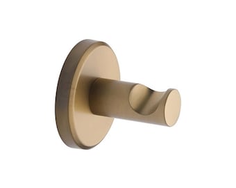 Gancho para bata y toalla Un gancho para bata simple pero elegante, popular para toallas en el baño o la cocina o incluso en un spa.