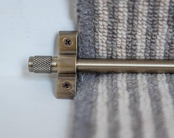 Barras para escaleras con remates a elegir: lisas, con pomo, moleteadas, estriadas, de 900 mm, se pueden cortar a medida. Alfombras, latón envejecido, negras.