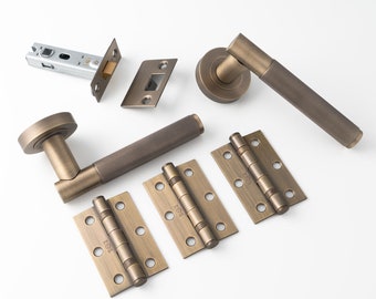 Knurled Complete door pack, Pair of door handles , 3x hinges and matching latch complete with all fixings