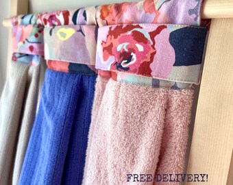 Toalla de mano colgante: Estampado de camuflaje floral, toalla de rizo o paño de microfibra.
