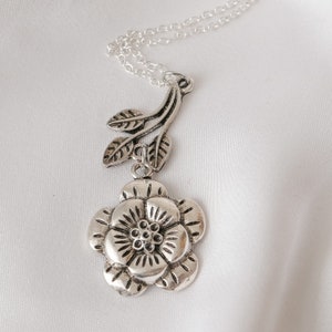 Flowers from Te Fiti Necklace image 4