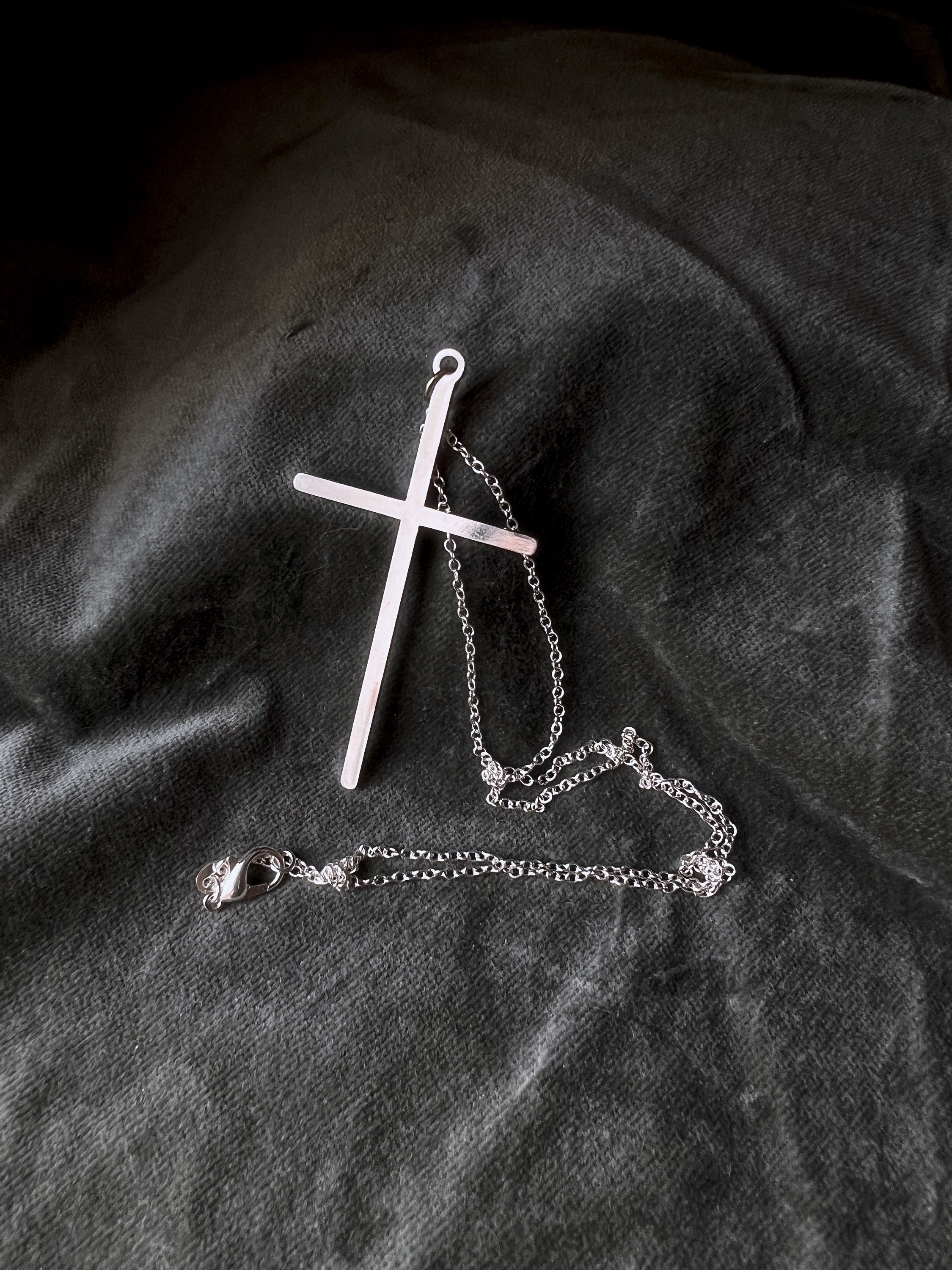 Cruel Intentions Necklace, Rosary Cross Necklace, Stainless Steel Chain  Necklace for Men Women Girls Halloween