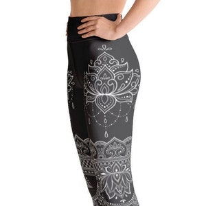 YOGA CAPRI PANTS, Capri Leggings, Mandala Bohemian Legging, Hippy Athleisure Women Activewear, Stretchy Leggings