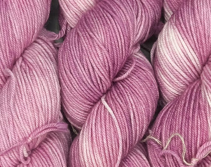 Hand Dyed Yarn - Mauv-e-lous - 50g Merino Nylon Sock Weight Yarn