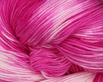 Handgeverfd garen - Magnetisch Magenta - Sokgewicht Merino Nylon Menggaren