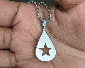 Conan Gris Acero Inoxidable Sólido Encontrado Heaven Star Colgante y Cadena de Bolas - Diseño de Canción Sin Fin Copia Regalo Joyería Púa de Guitarra