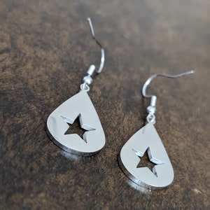 Conan Gray Solid Stainless Steel Found Heaven Star Earrings Hanging Drop Pendants Never Ending Song Design Copy Gift Jewellery Guitar Pick 画像 3