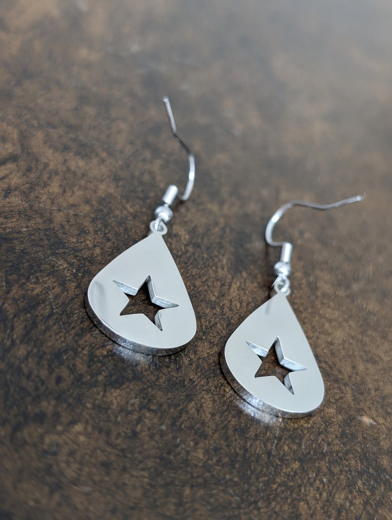 Conan Gray Solid Stainless Steel Found Heaven Star Earrings Hanging Drop Pendants Never Ending Song Design Copy Gift Jewellery Guitar Pick 画像 3