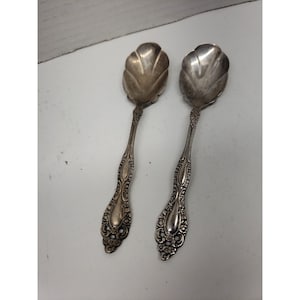 Pair Oneida Victorian Classic Silverplate Spoons 1881 Rogers Ltd Vtg Silverware