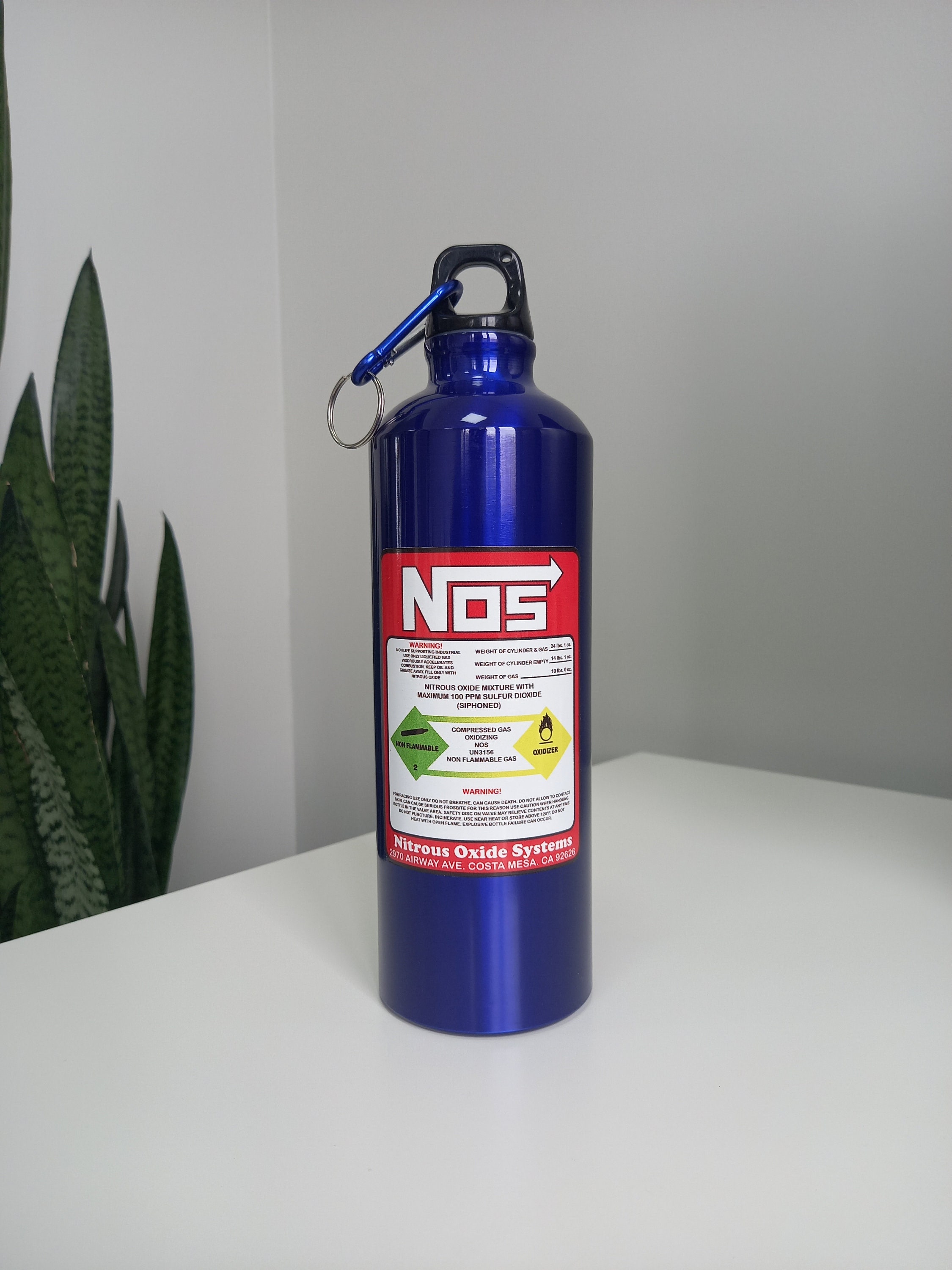 Metall-NOS-Flasche Aluminium und sehr leicht Verwenden Sie eine  Vorratsflasche für Getränke Wasserflasche für Autoliebhaber Geschenk für  Ihn - .de