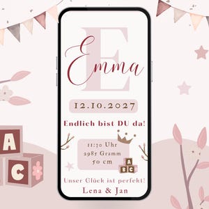 Könnte beinhalten: Digitale Baby-Ankündigung auf einem Smartphone-Bildschirm. Das Design zeigt den Namen "Emma" in burgunderfarbener Schrift sowie das Datum 12.10.2027. Die Ankündigung enthält das Gewicht des Babys von 2985 Gramm und eine Größe von 50 cm.