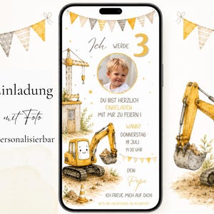 Könnte beinhalten: Eine digitale Geburtstagseinladung auf einem Smartphone-Bildschirm mit Aquarellillustrationen von gelben Baustellenfahrzeugen, einem Kran und Wimpelketten. Der Text enthält Ich werde 3, Du bist herzlich eingeladen mit mir zu feiern und Pepe.