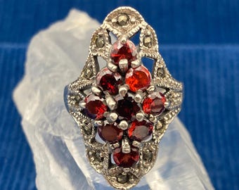 Magnificent Art Nouveau silver ring with garnets and marcasites Vintage/Antique