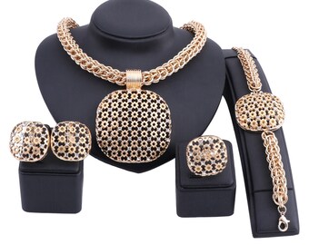 Dubai Gold Plated Jewelry Set Women Big Pendant Necklace Fashion Nigerian Wedding African Crystal Costume Bridal Jewelry Set