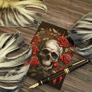 Tête de mort de carte postale en métal lourd / tête de mort avec roses look gothique foncé lot de 10