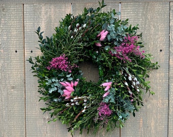 Lentekrans "Spring Love Pink" | Tafelkrans & deurkrans | Lentedecoratie als paaskrans en paasdecoratie met doos en eucalyptus