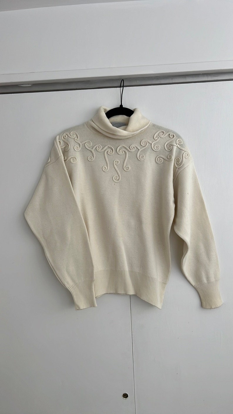 1980s Vintage Ivory Cream Ski Sweater Meister Embroidered Appliqué Turtleneck Knit image 1