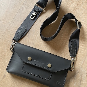 Bolso tipo clutch/bandolera de piel auténtica con correas ajustables, incluida personalización con nombre o iniciales