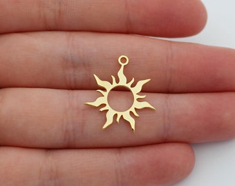 Encanto del sol de latón chapado en oro de 24K, colgante del sol, encantos celestiales, encanto del pendiente del resplandor solar, hallazgos de corte láser, hallazgos de suministros de fabricación de joyas